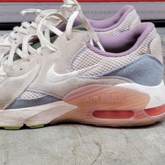 ✨ Nike Women’s Running Shoes – Light Pink / Pastel Green – Size 9 - Picture 2 of 3